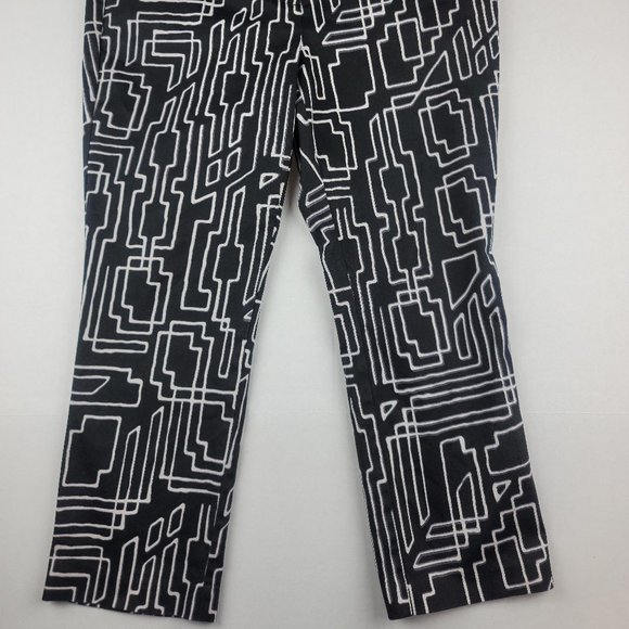 Worthington Petite Black and White Patterned Capri Pants Size 10P - Picture 2 of 6
